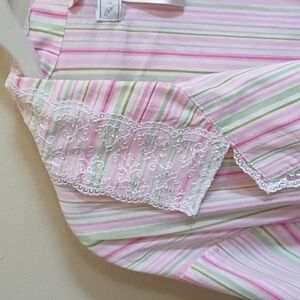 EARTH ANGELS WRAP ROBE, TIES INSIDE ALSO, GORGEOUS EMBROIDERY AND LACE. SZ  S